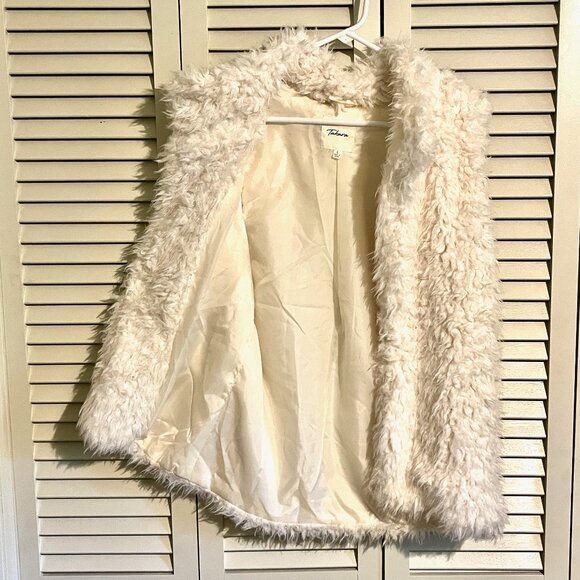 Takara Faux Fur Vest * Size Large * Cream * Lined * Single Hook Closure - Picture 2 of 4